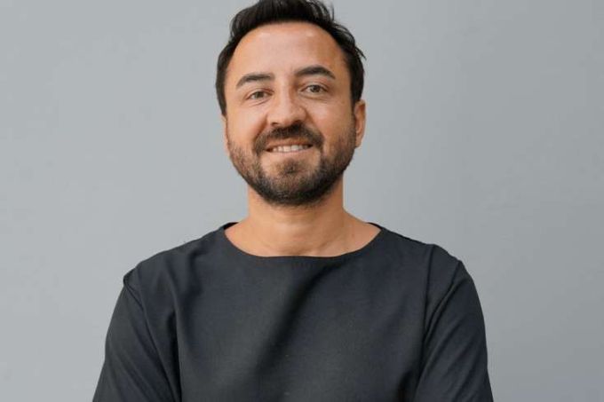 Sağlamlıq turizmi xidmətləri ilə adından söz etdirən Türkiyəli tanınmış həkim Dr. Ümit Tok