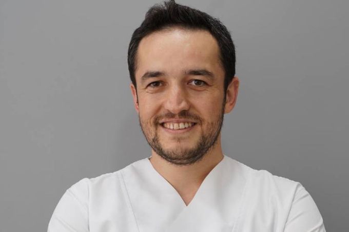 Peşəkar dentist Emrah Aydoğdu sağlamlıq turizmi sahəsində gördüyü işlərlə ön plana çıxdı