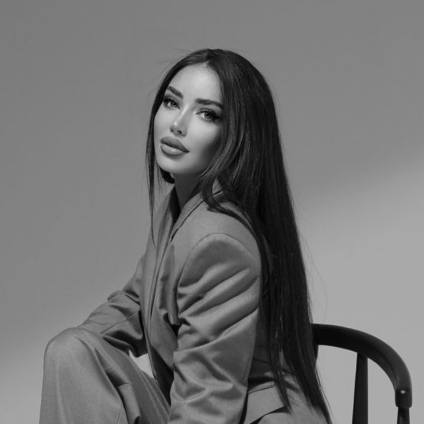 Rəna Sultanova 